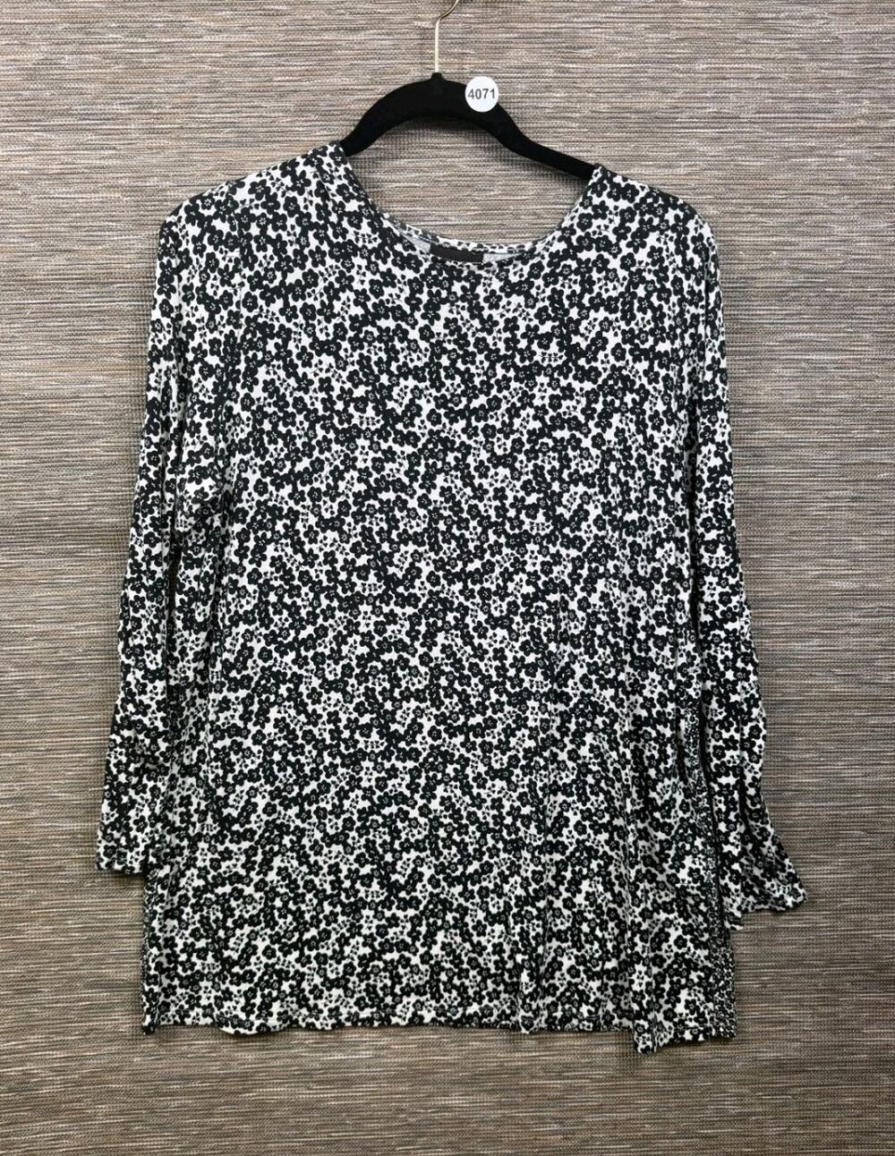 J Jill Wearever Collection Floral Top Women's Size LP Black White 3/4 Sleeve